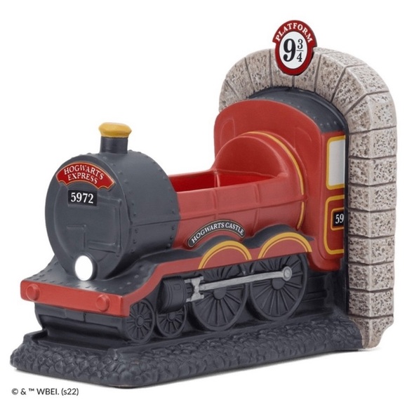 Harry Potter Platform 9 3/4 Scentsy Warmer Full Size Brand New Discontinued - Picture 4 of 16